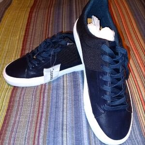 LONDON FOG DRESS SNEAKERS